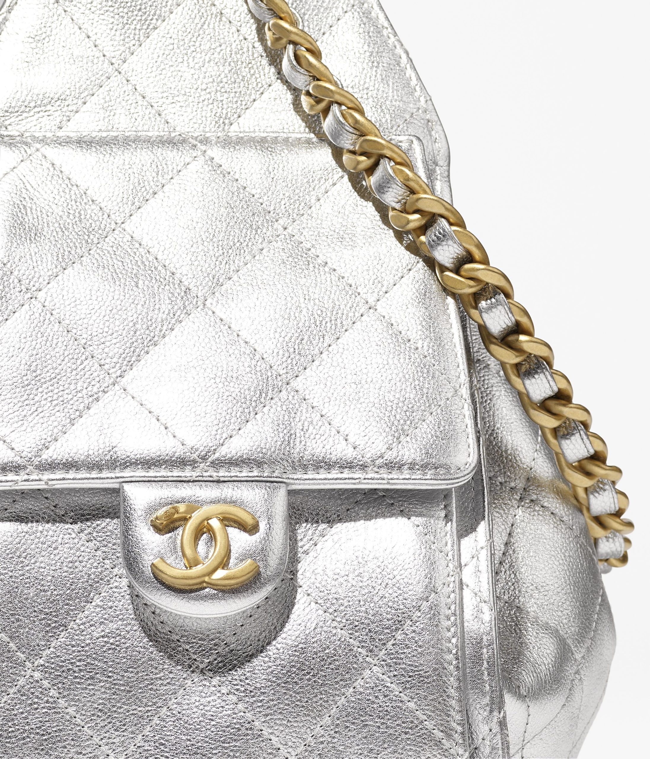 25 CHANEL 25 SMALL HANDBAG - Image 5